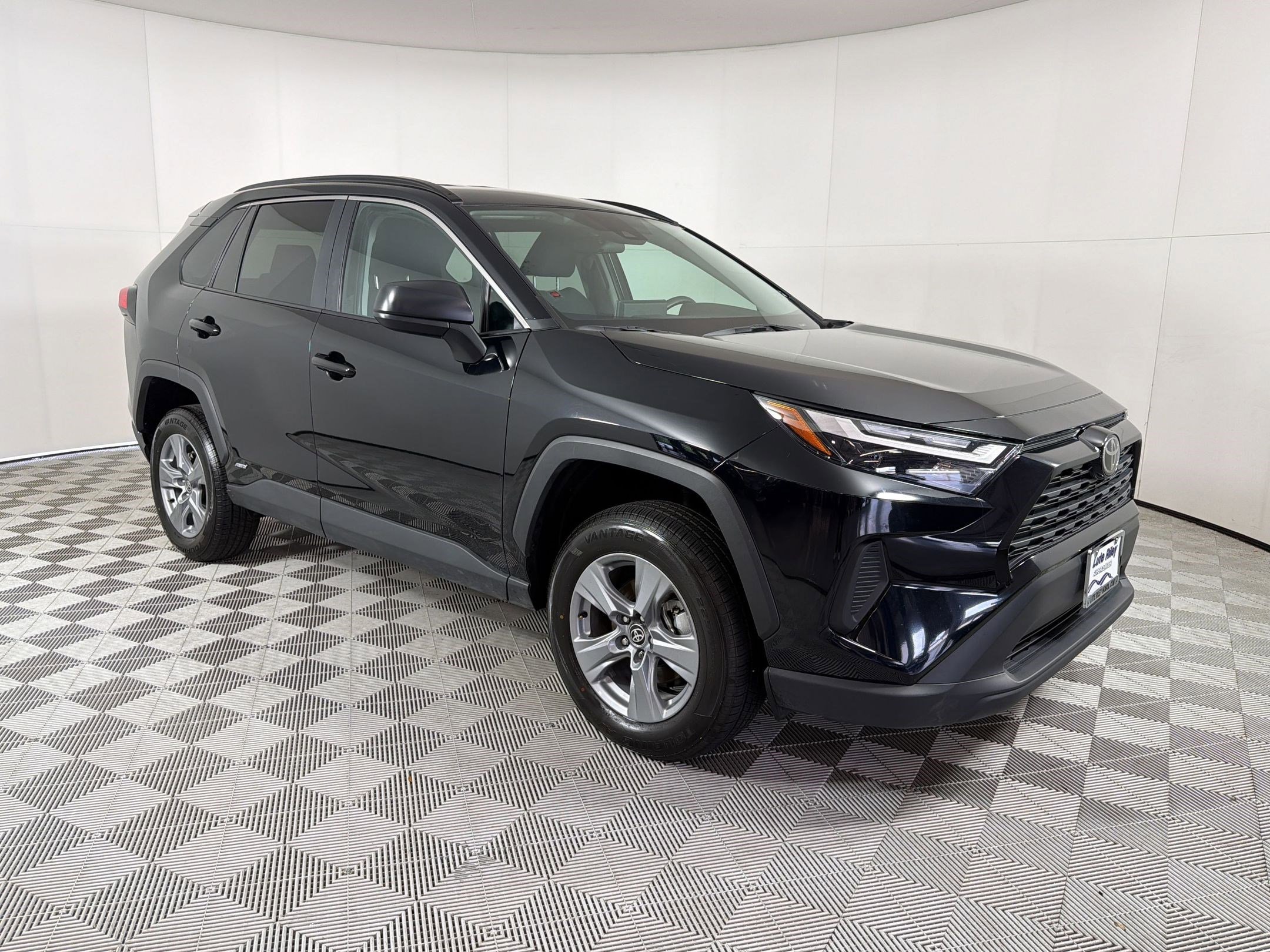 Used 2025 Toyota RAV4 LE image 7