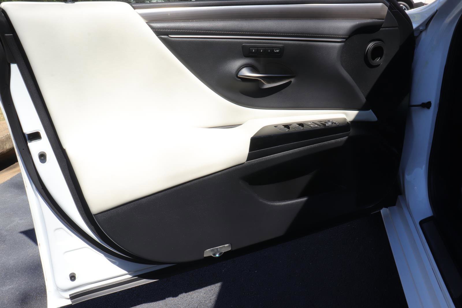 Used 2023 Lexus ES 350 F Sport image 14