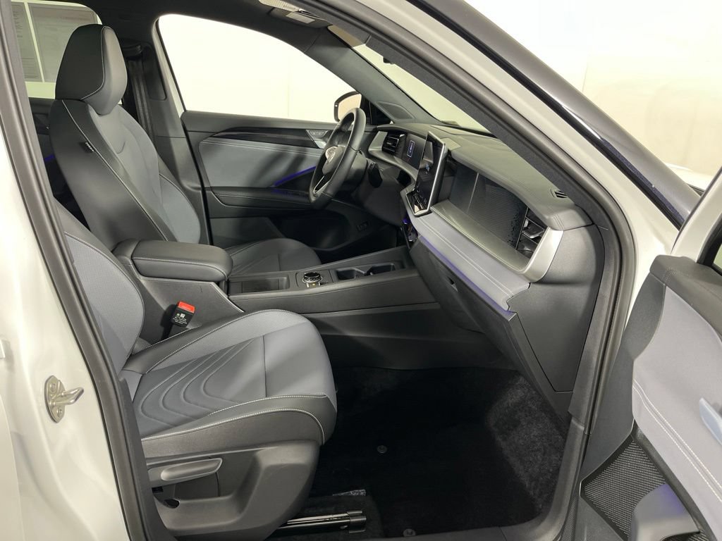 Used 2026 Volkswagen Tiguan SE R-Line AWD/4WD image 8