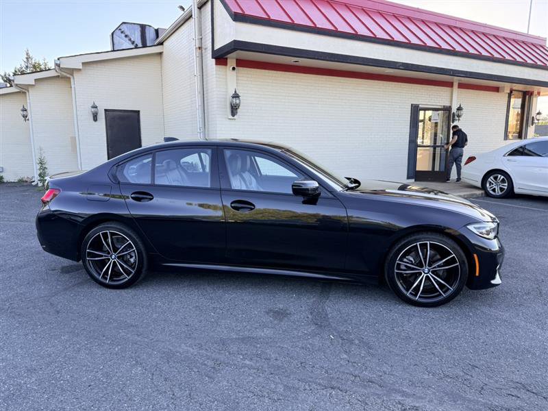 Used 2019 BMW 330i xDrive Sedan w/ M Sport Package AWD/4WD image 4