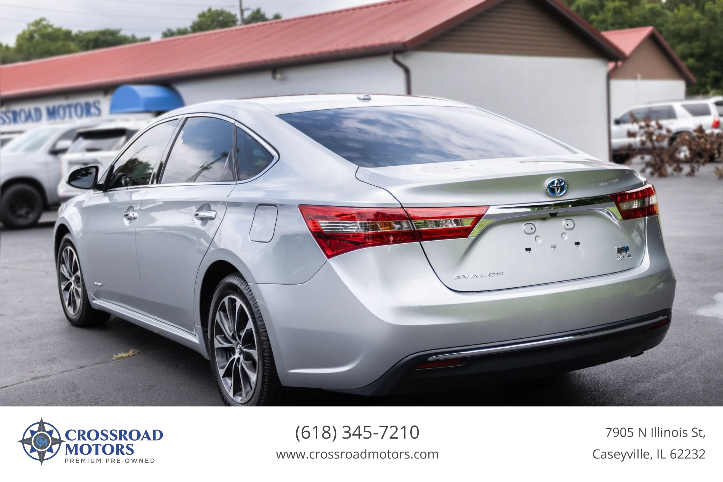 Used 2018 Toyota Avalon XLE Premium FWD image 3
