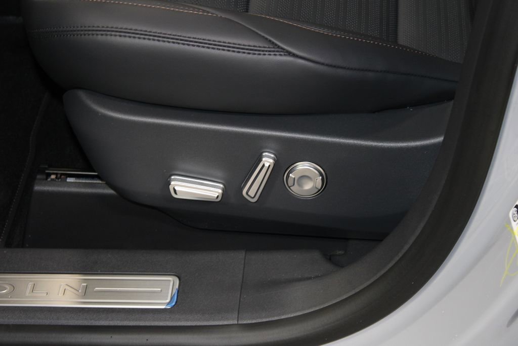 New 2026 Lincoln Nautilus Reserve w/ Jet Appearance Package image 21