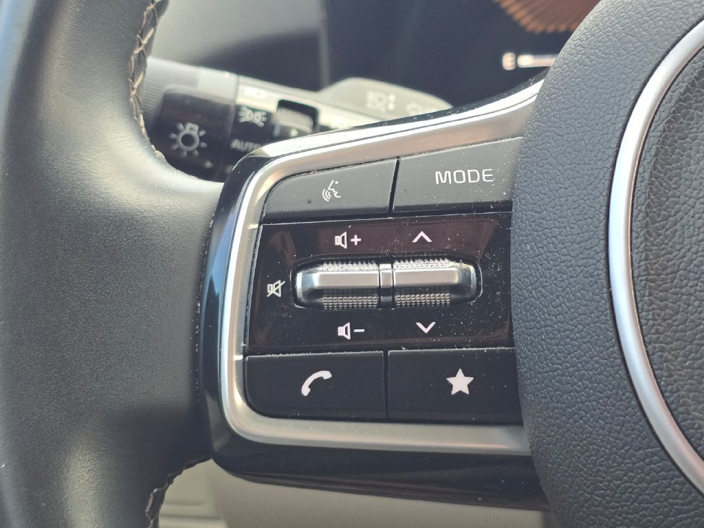 Certified 2025 Kia Sorento EX FWD image 25