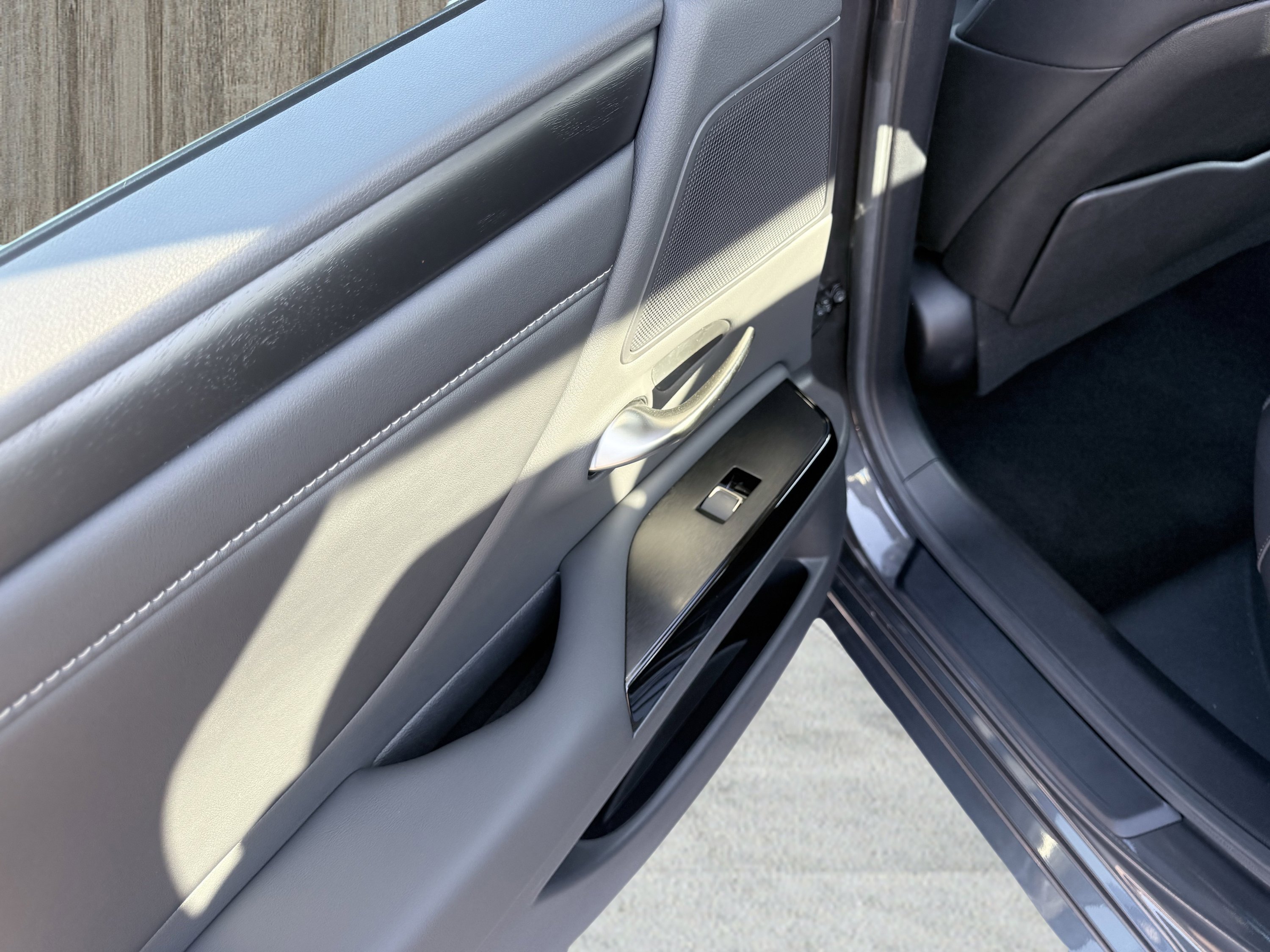 Used 2025 Lexus ES 300h ES 300h F SPORT Design w/ Premium Package image 61