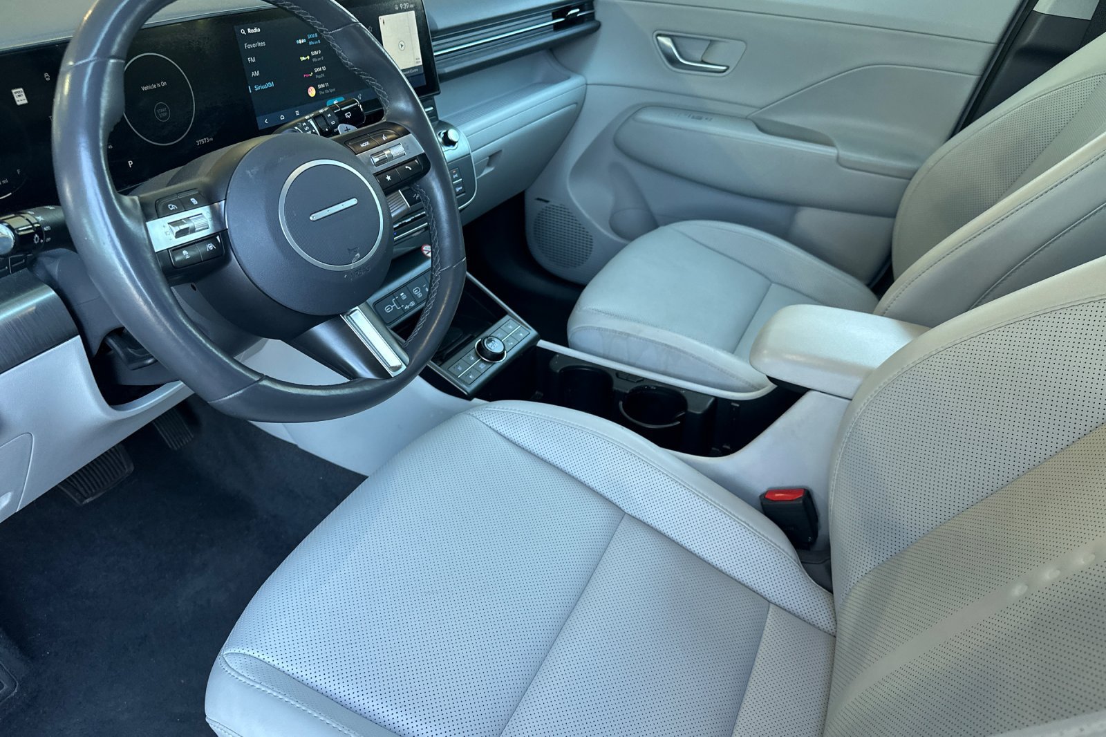 Used 2024 Hyundai Kona Limited FWD image 9