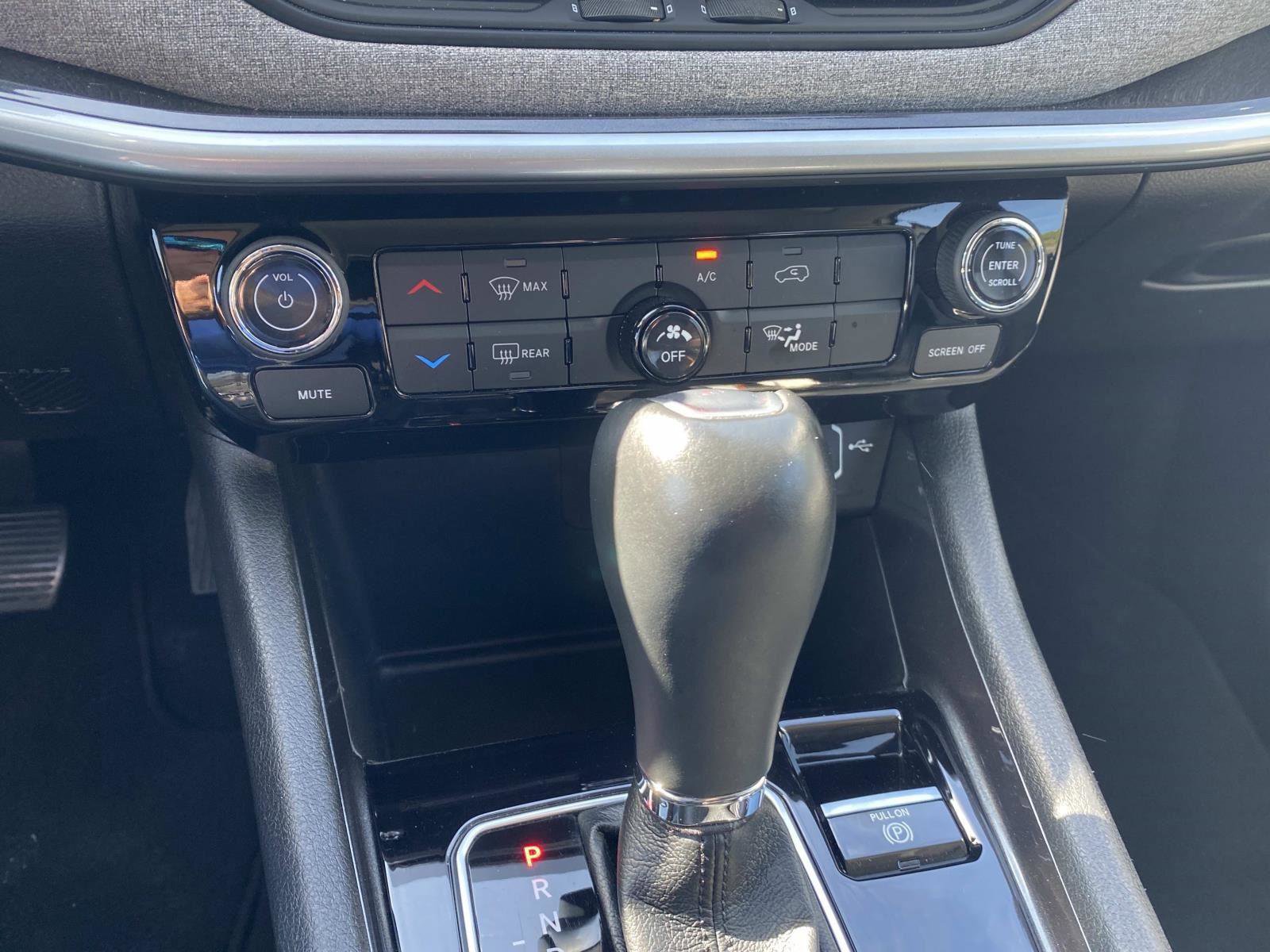 Certified 2022 Jeep Compass Latitude image 27