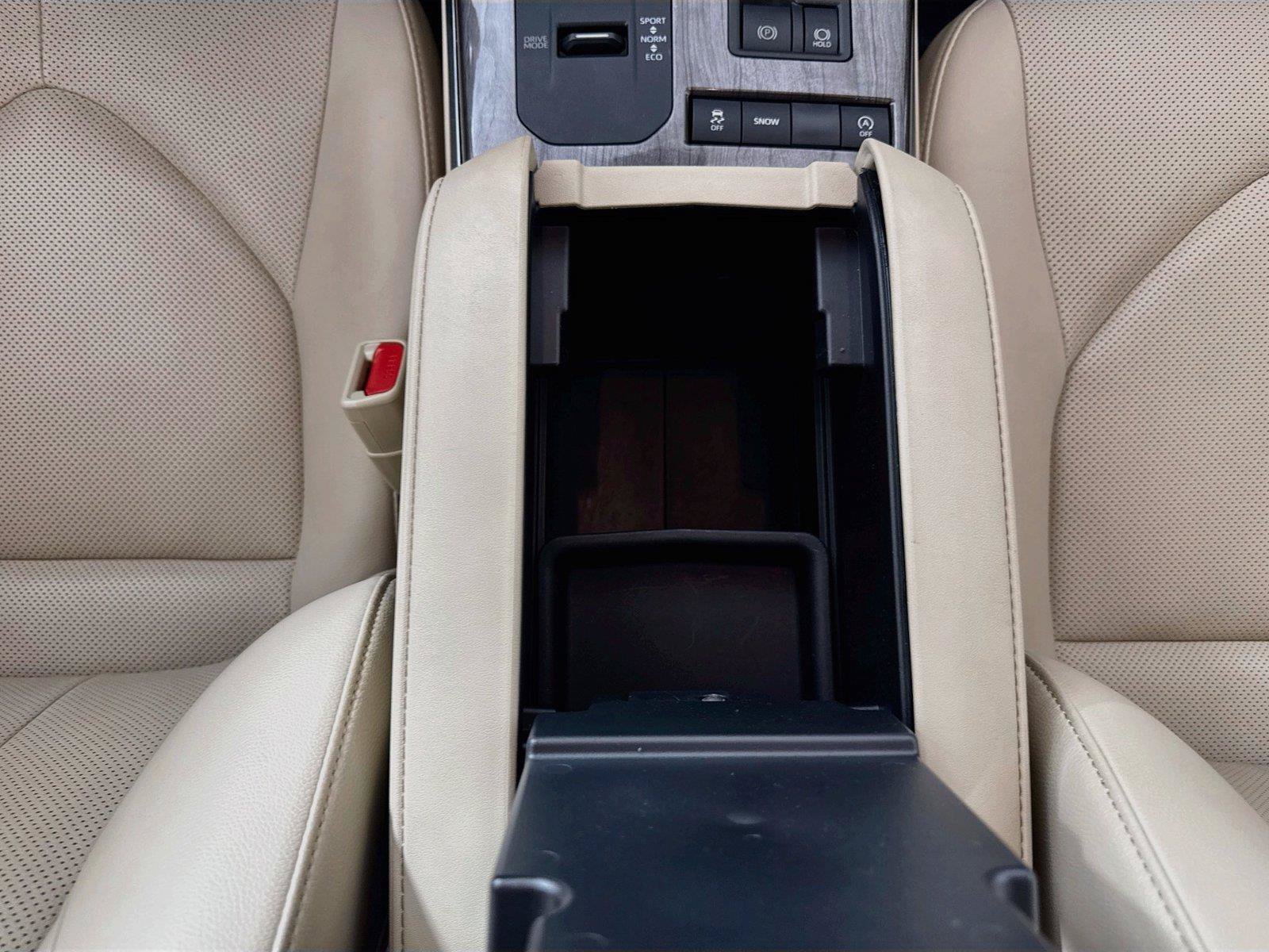 Certified 2021 Toyota Highlander Limited FWD image 38