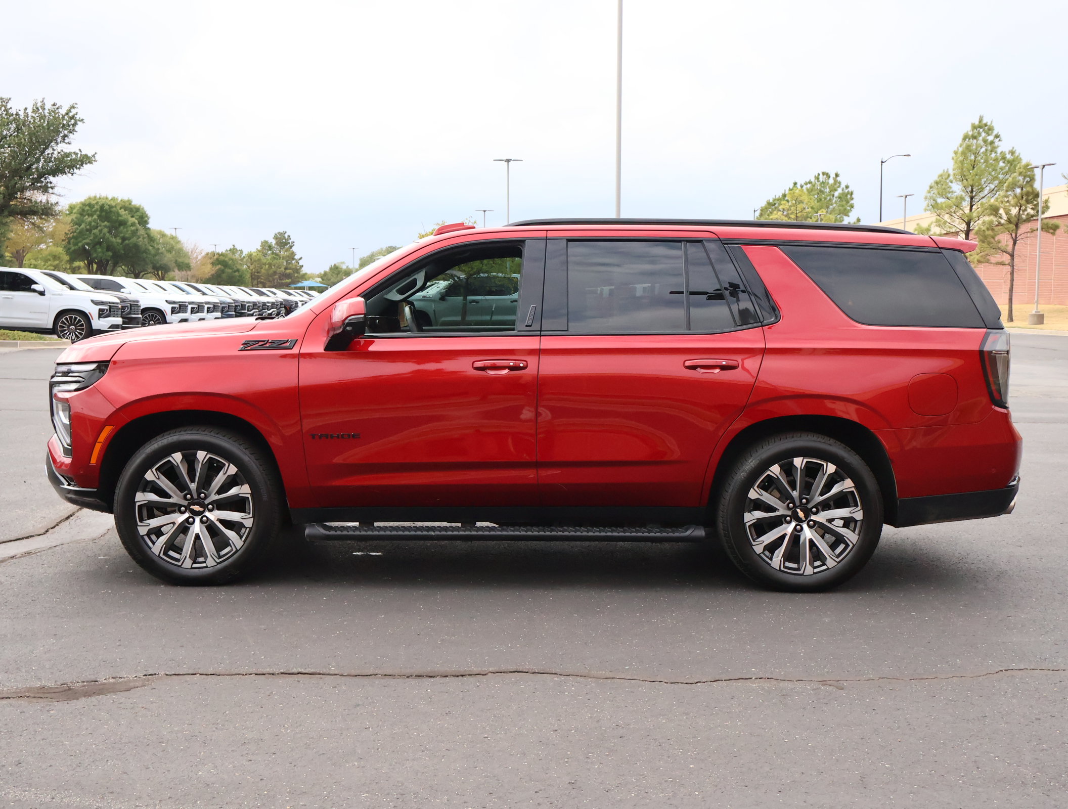 Used 2025 Chevrolet Tahoe Z71 w/ Z71 Off-Road Package AWD/4WD image 38