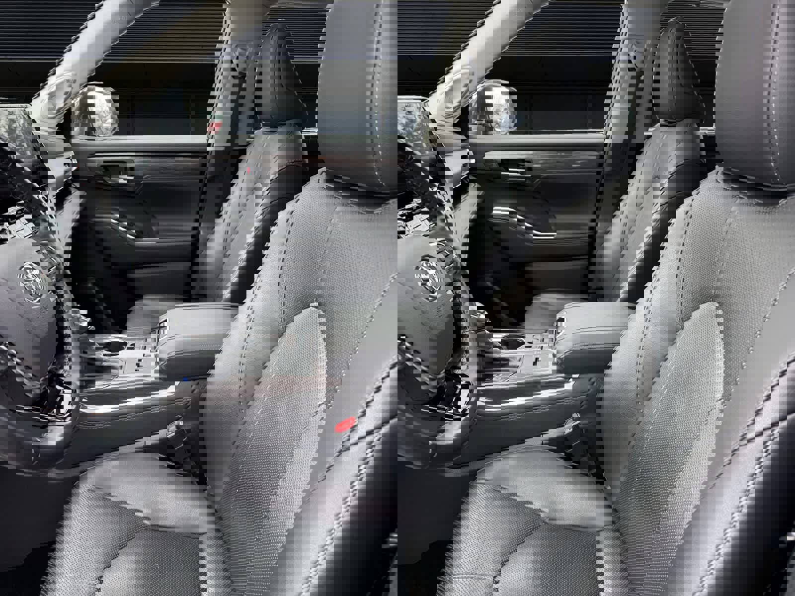 Used 2020 Toyota Highlander Limited image 2