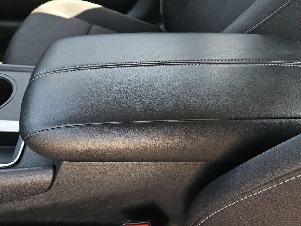 Used 2025 Nissan Altima 2.5 SV FWD image 32