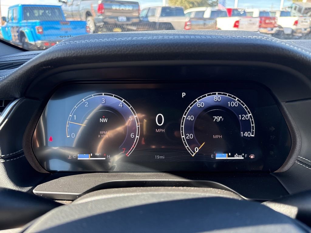 New 2025 Jeep Grand Cherokee L Limited w/ Black Appearance Package image 30