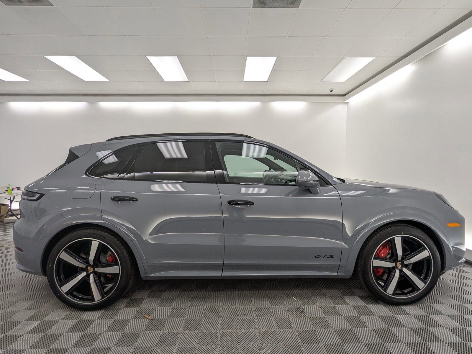New 2026 Porsche Cayenne GTS image 8