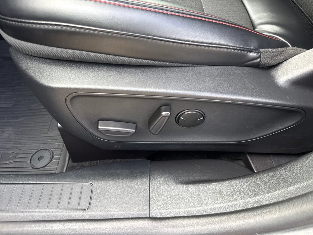Used 2025 Ford Escape ST-Line w/ Tech Pack #1 AWD/4WD image 16