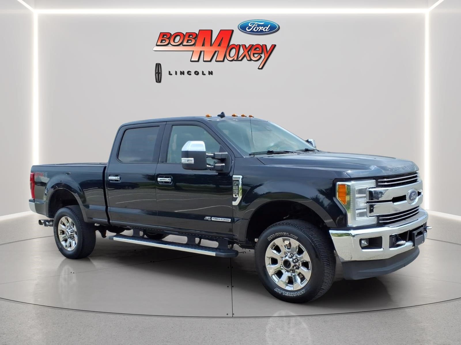 Used 2019 Ford F250 Lariat w/ Lariat Ultimate Package AWD/4WD image 3