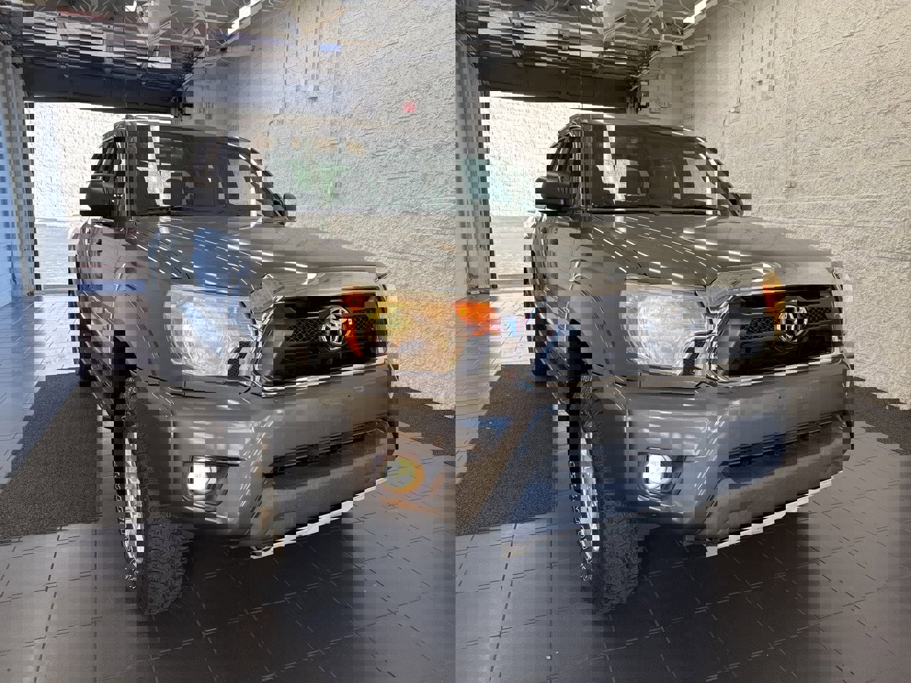 Used 2015 Toyota Tacoma 4x4 Double Cab image 2