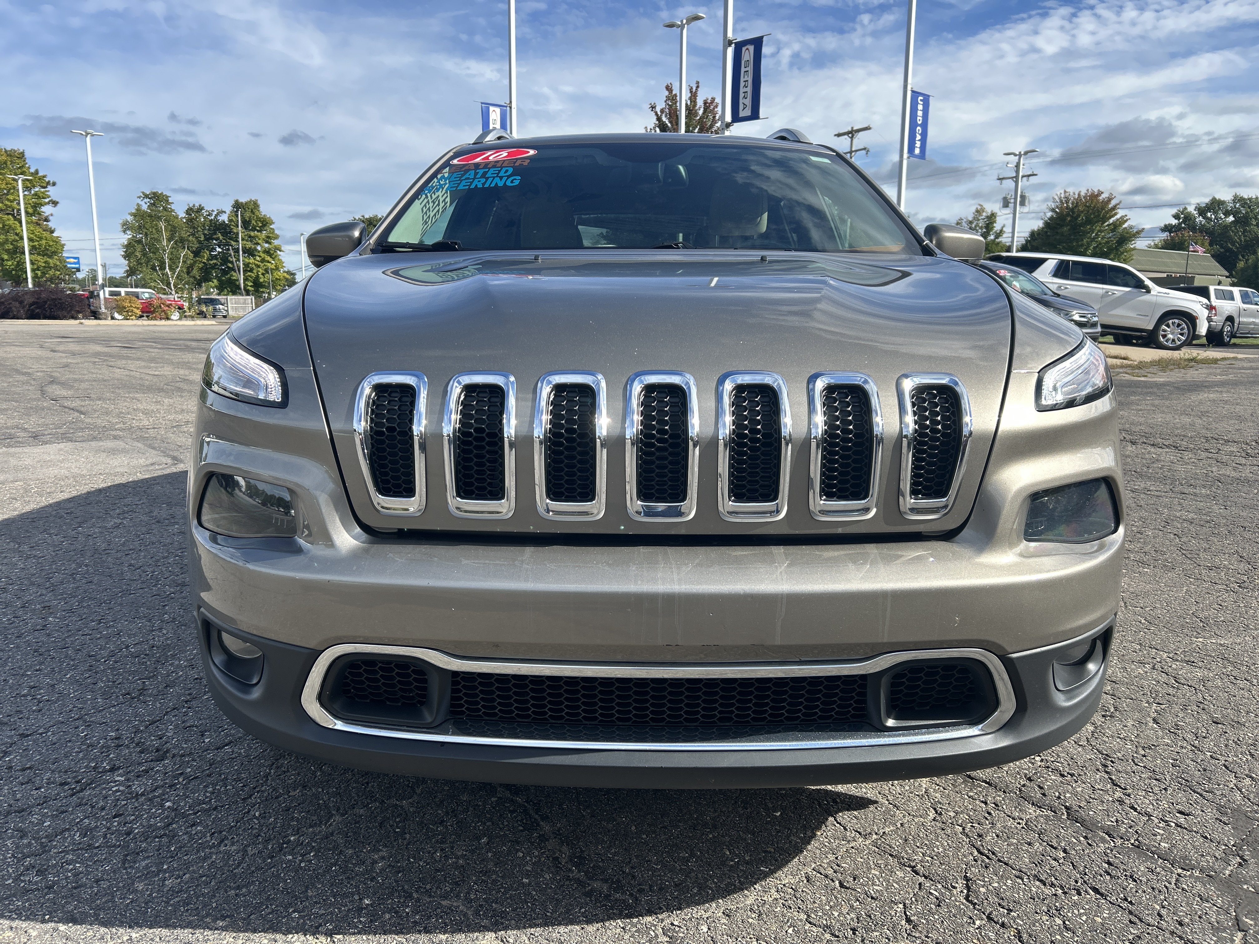 Used 2016 Jeep Cherokee Limited AWD/4WD image 8