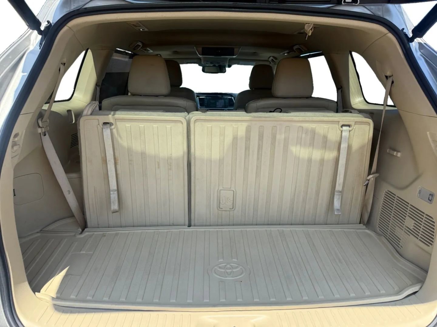 Used 2016 Toyota Highlander Limited image 36