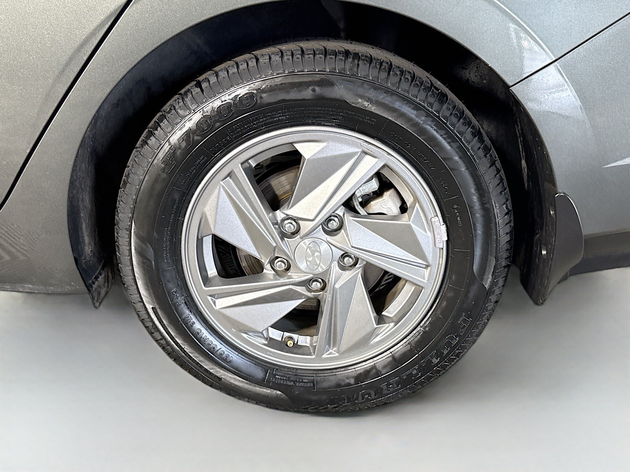 Used 2025 Hyundai Elantra SE FWD image 36