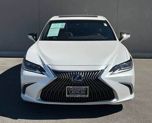 Used 2021 Lexus ES 300h w/ Accessory Package FWD image 3