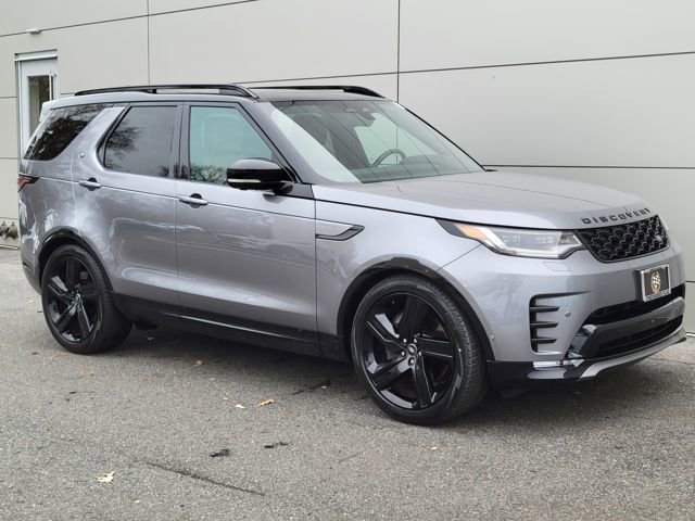 Used 2025 Land Rover Discovery Dynamic SE image 6