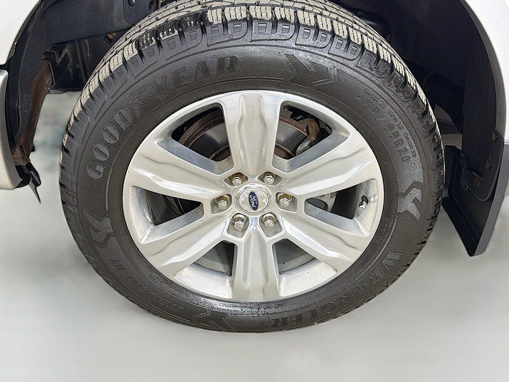 Used 2016 Ford F150 Platinum w/ Equipment Group 701A Luxury image 18