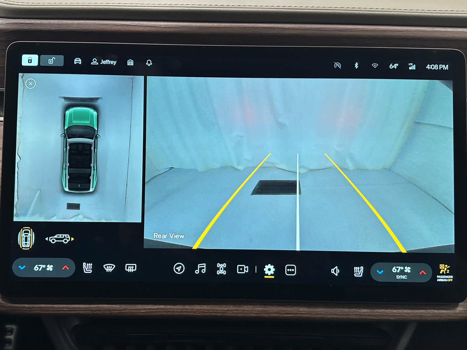 Used 2024 Rivian R1S Adventure image 37