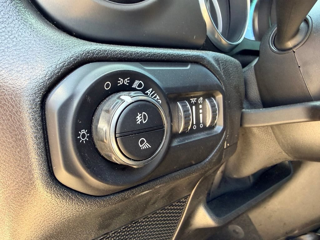 Used 2022 Jeep Gladiator Sport AWD/4WD image 25
