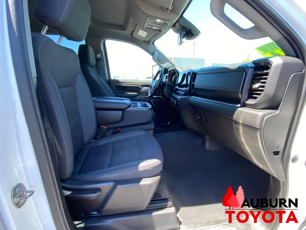 Used 2024 Chevrolet Silverado 2500 LT AWD/4WD image 15