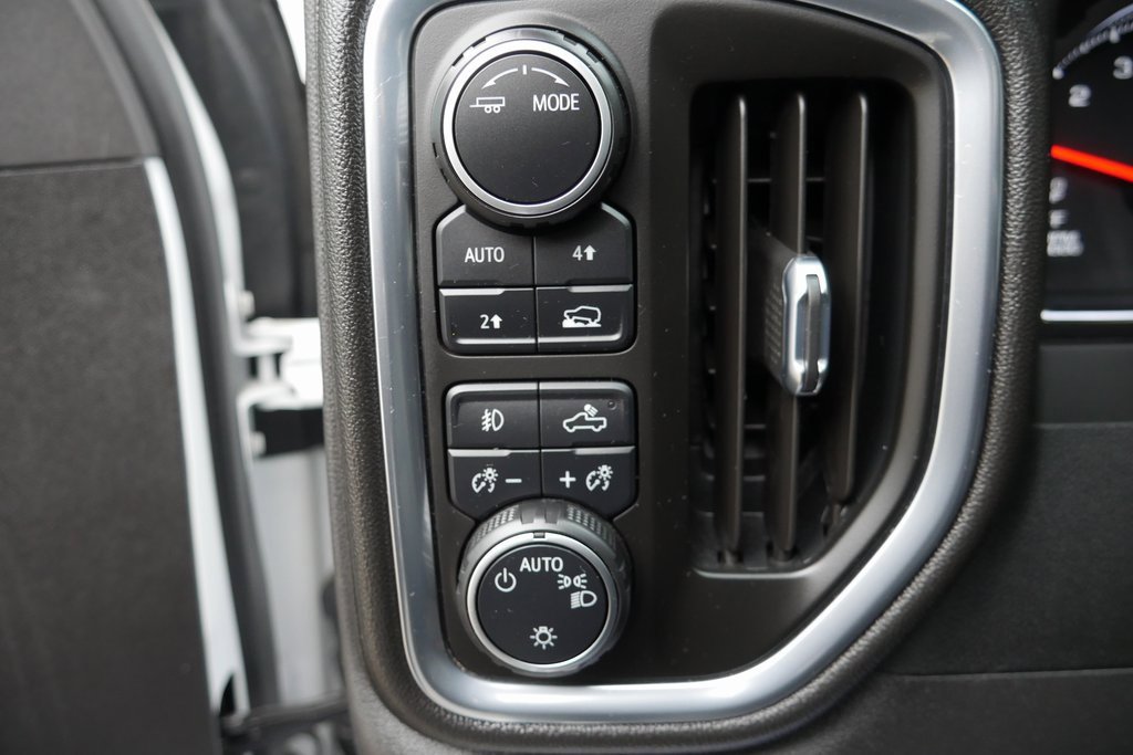 Used 2022 Chevrolet Silverado 1500 RST w/ LPO, Blackout Package image 11