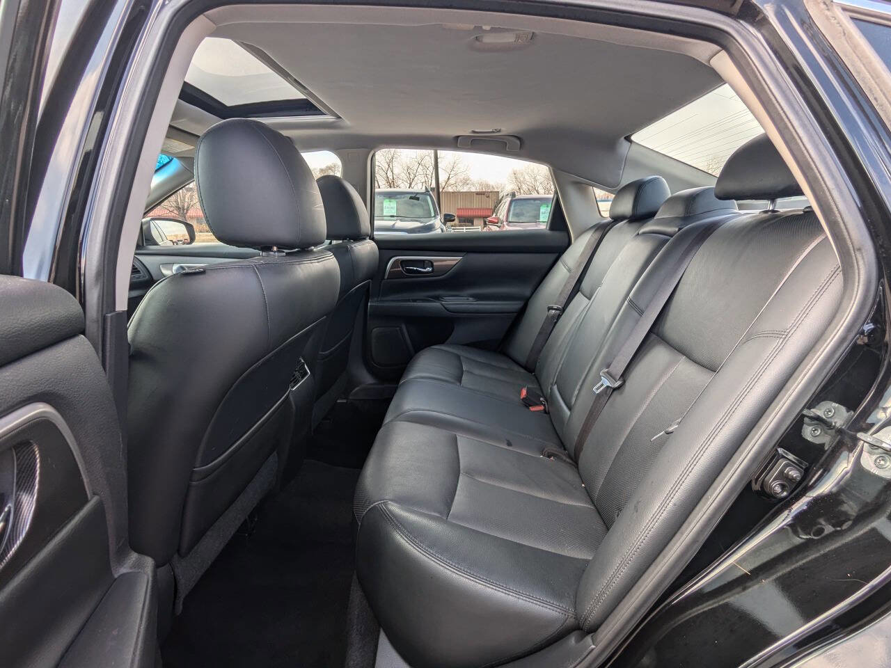 Used 2015 Nissan Altima 2.5 SL w/ Technology Package FWD image 14