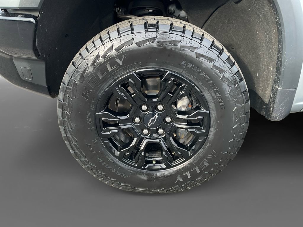 Used 2023 Chevrolet Silverado 1500 ZR2 w/ Technology Package image 13