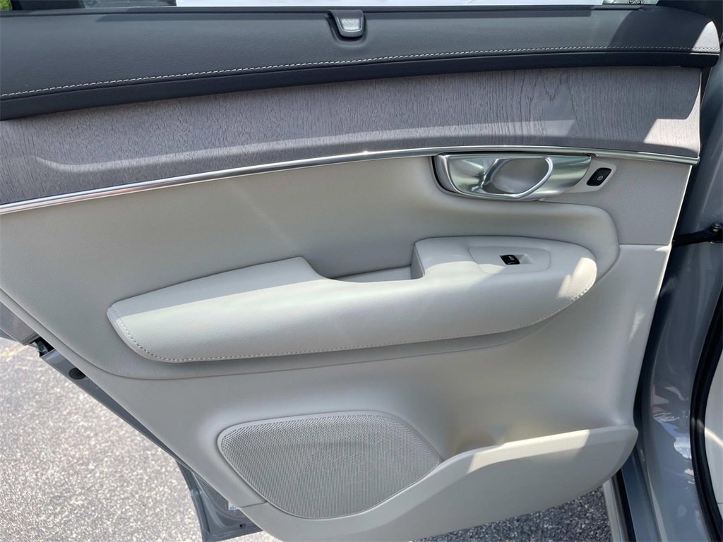 New 2026 Volvo XC90 B6 Ultra image 18