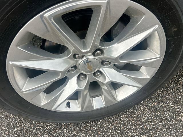 Used 2023 Chevrolet Suburban Premier image 14