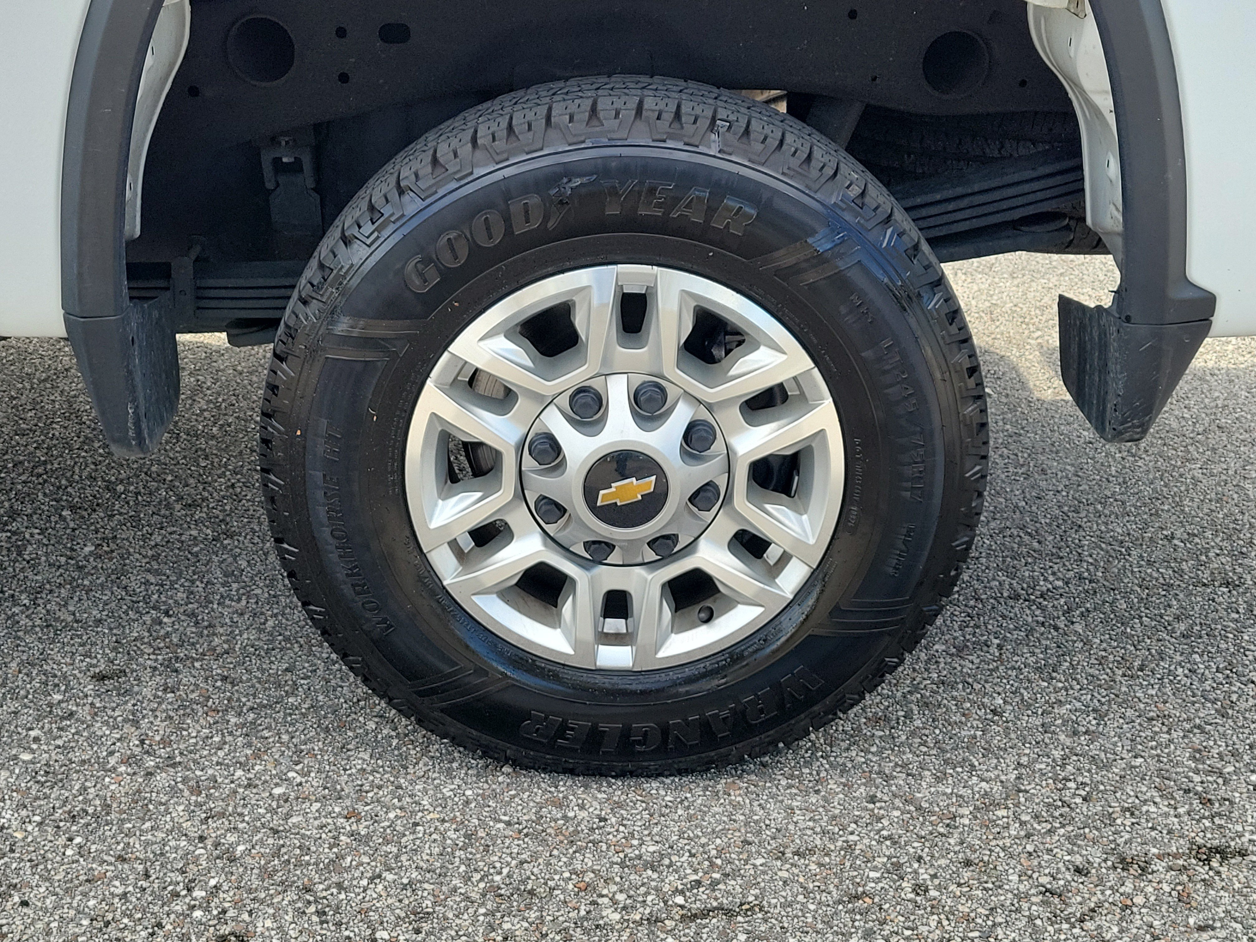 Used 2026 Chevrolet Silverado 2500 LT AWD/4WD image 9