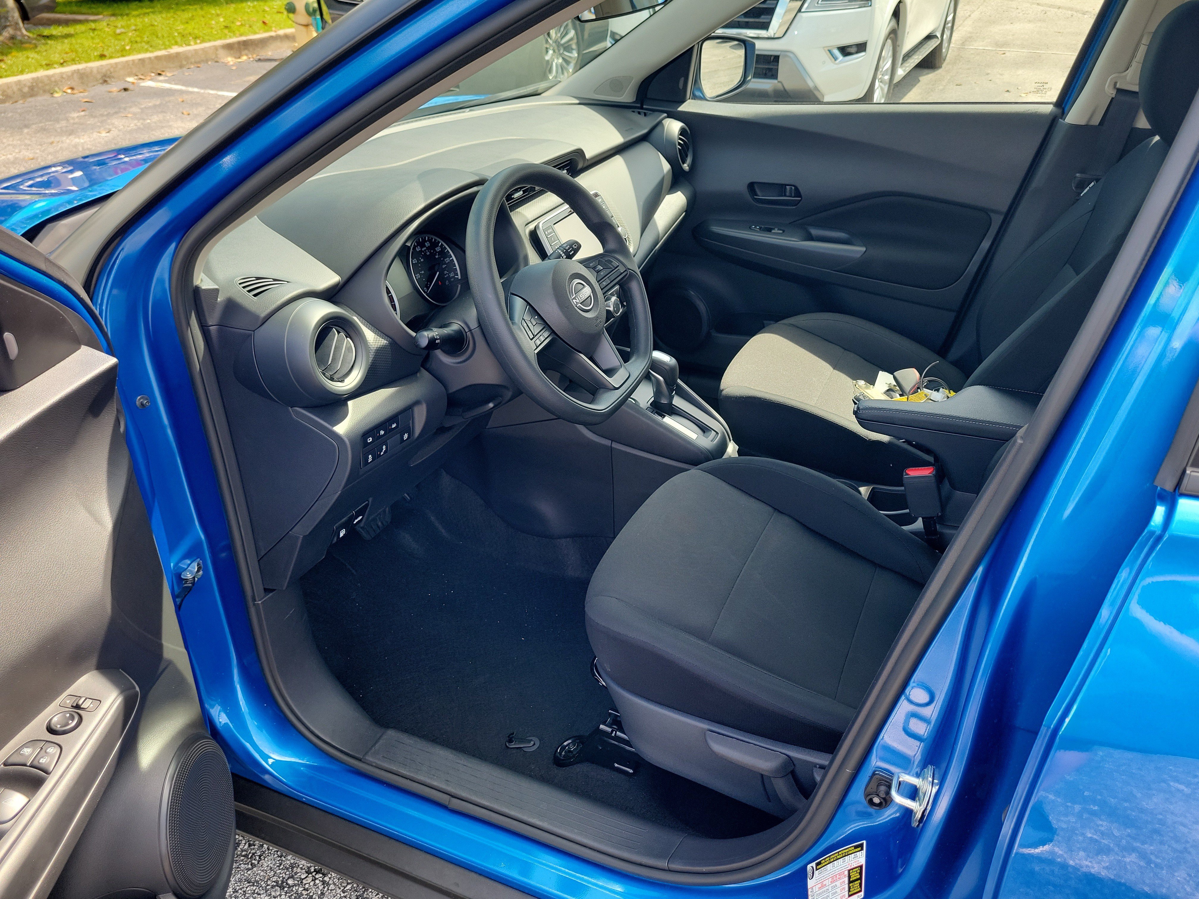 Certified 2025 Nissan Kicks Play S FWD image 11