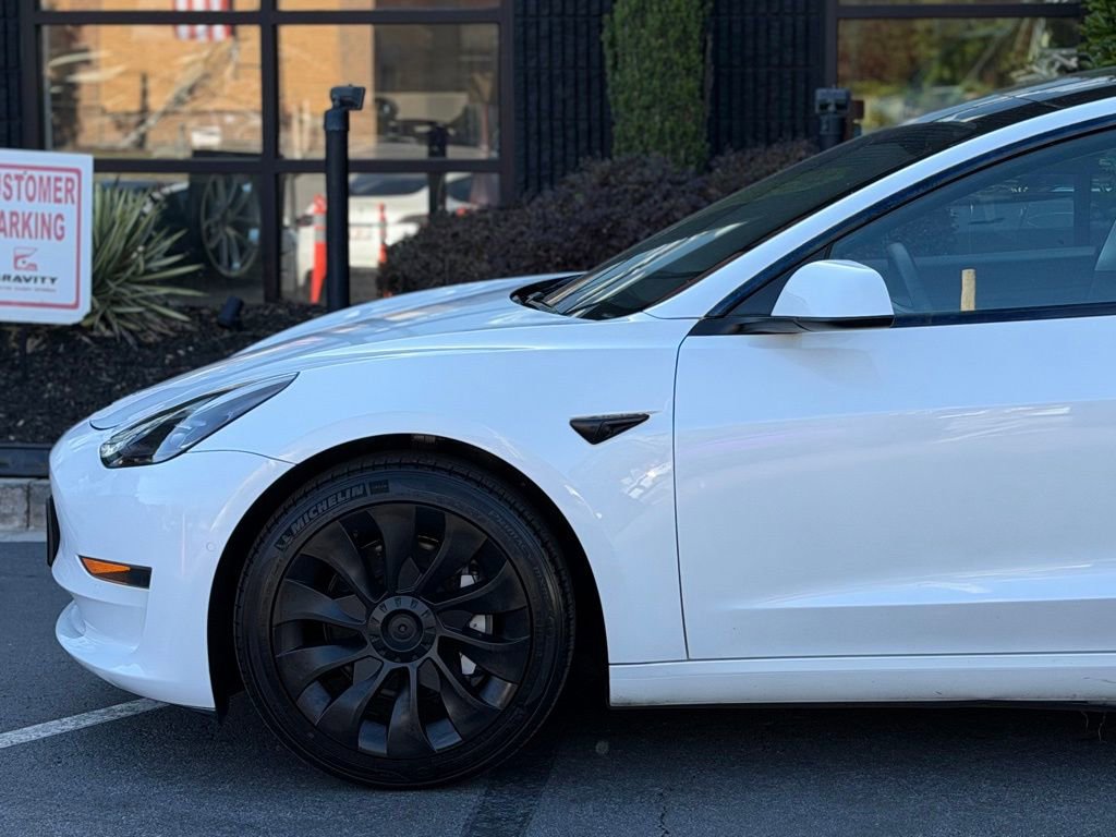 Used 2021 Tesla Model 3 Standard Range Plus image 9