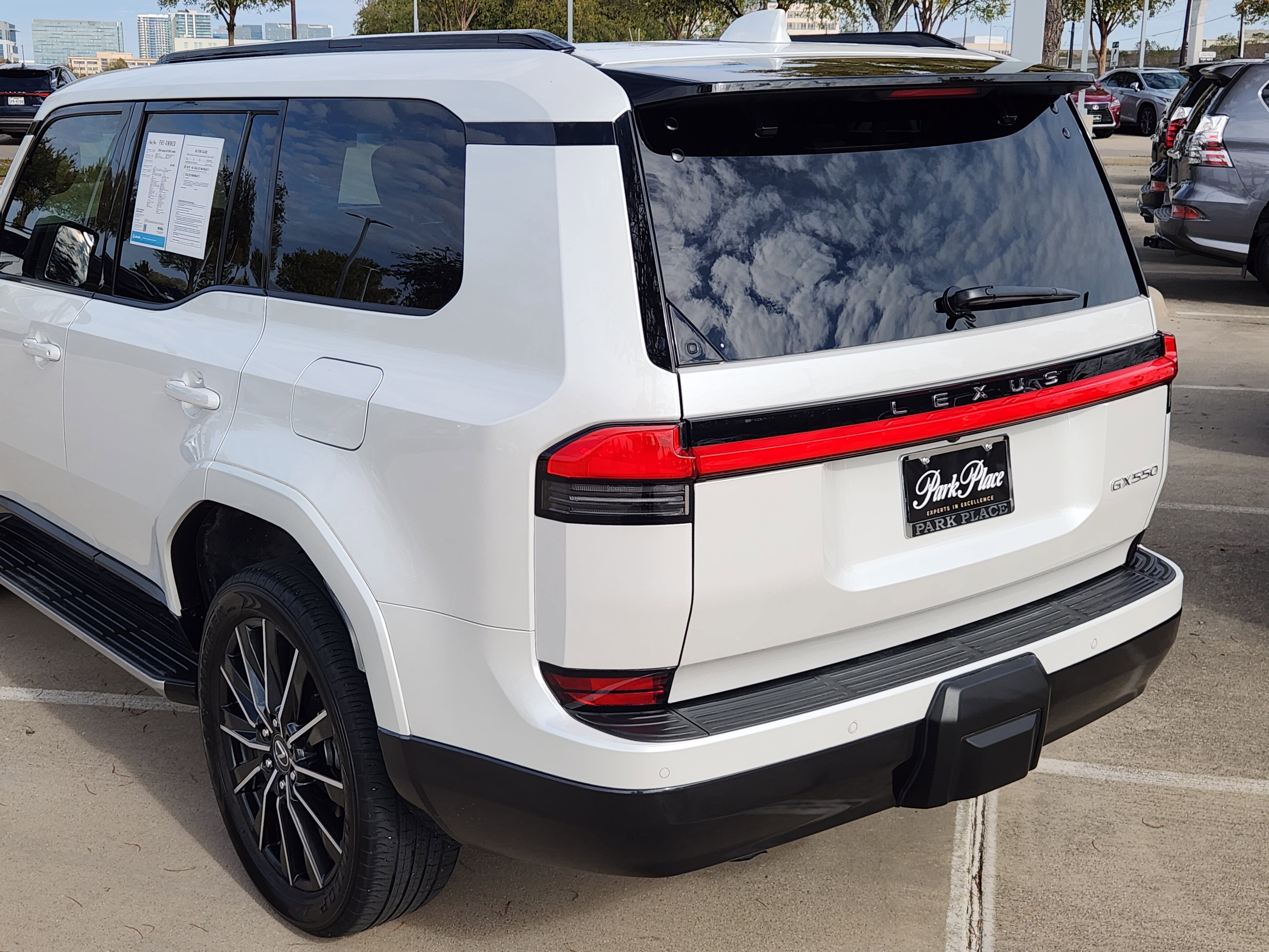 Used 2024 Lexus GX 550 image 11