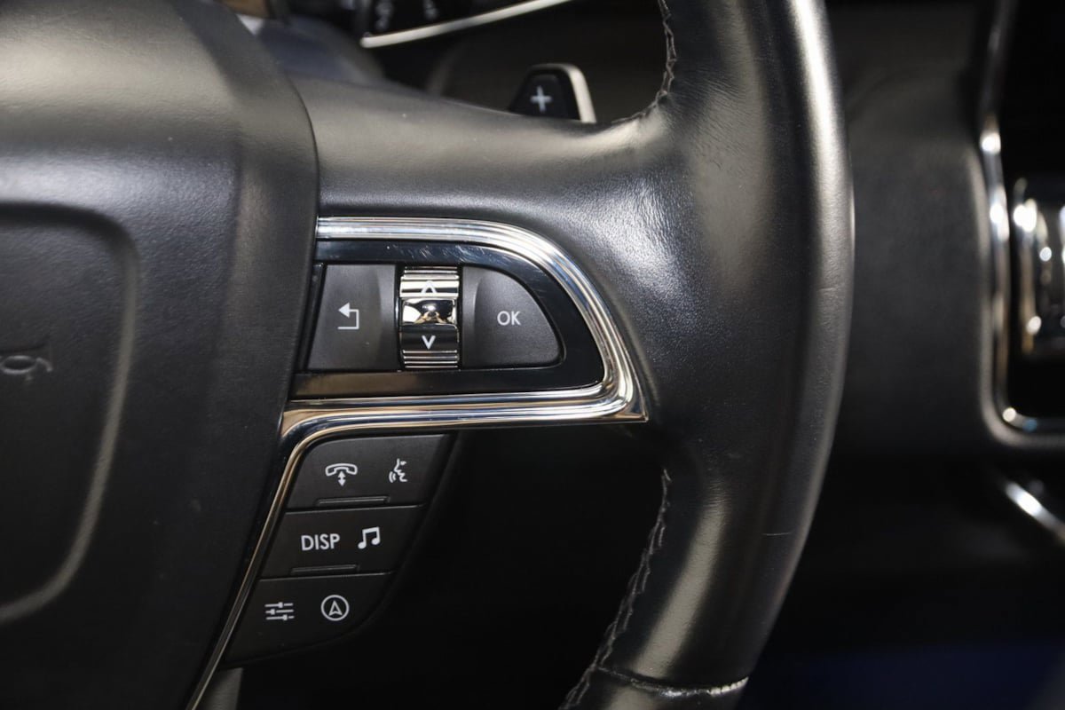 Used 2024 Lincoln Navigator L 4WD image 38