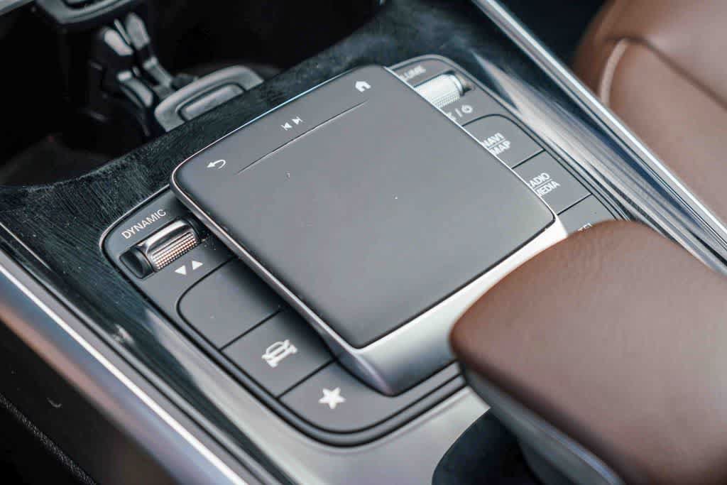 Used 2022 Mercedes-Benz GLB 250 image 21