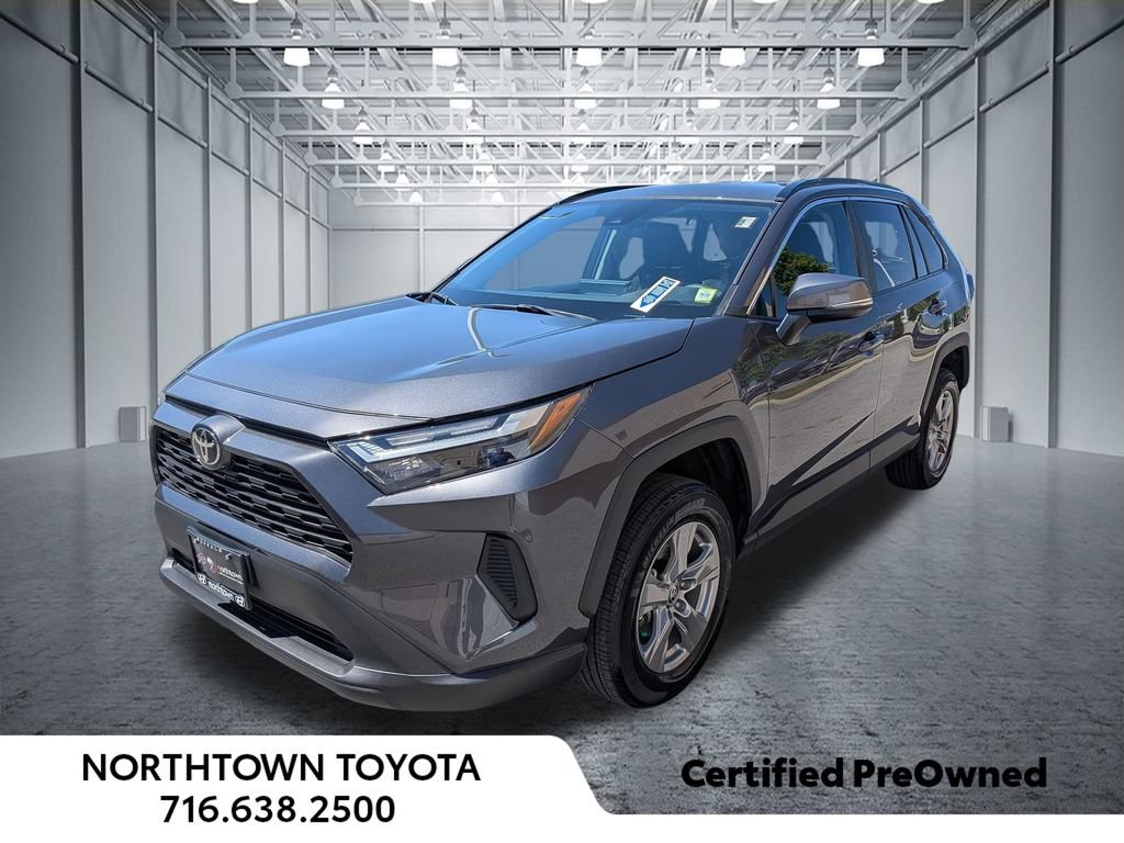 Used 2025 Toyota RAV4 XLE AWD/4WD video 1
