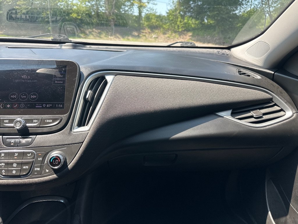 Used 2022 Chevrolet Malibu LT FWD image 28