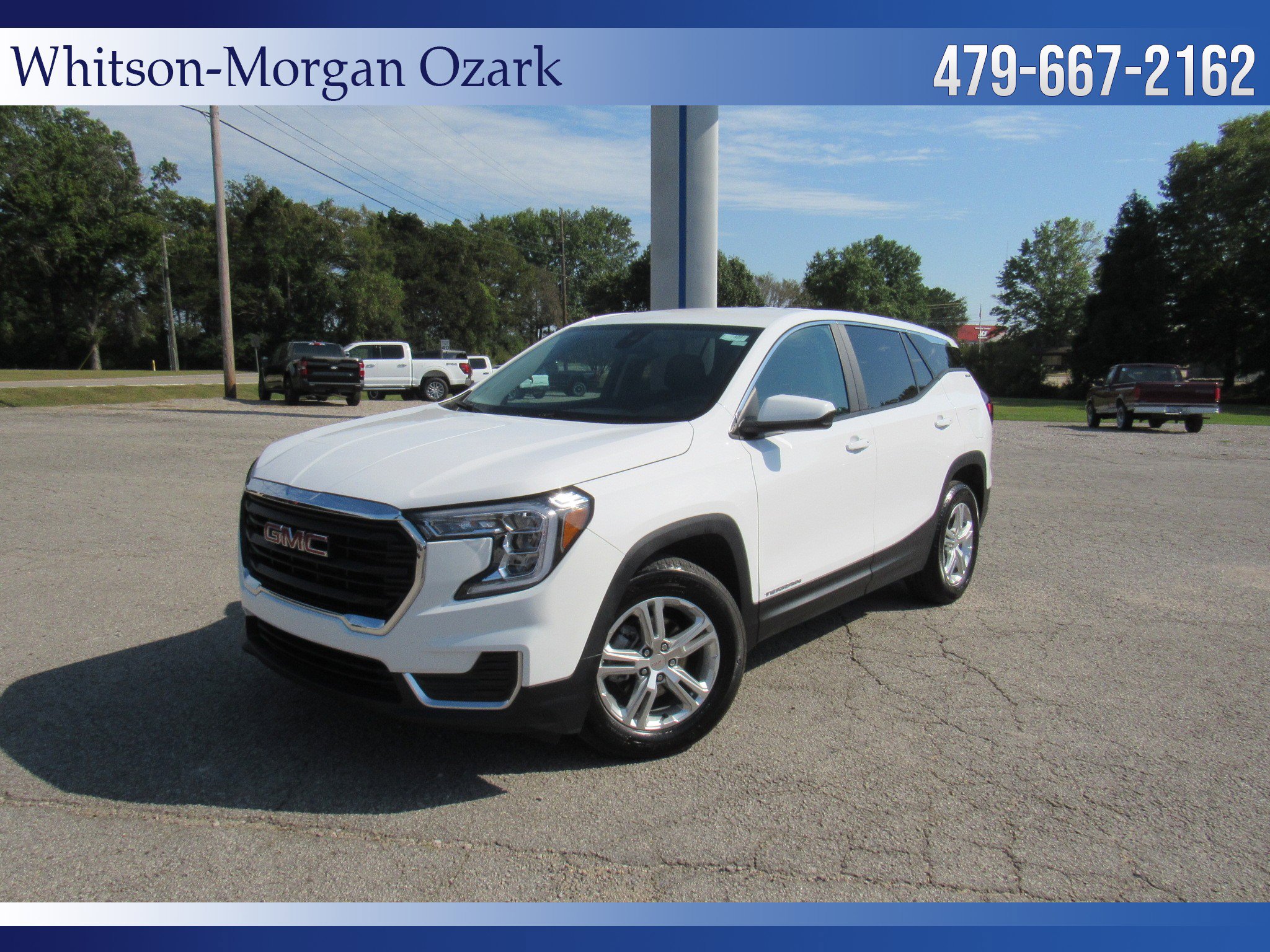 Used 2024 GMC Terrain SLE image 3