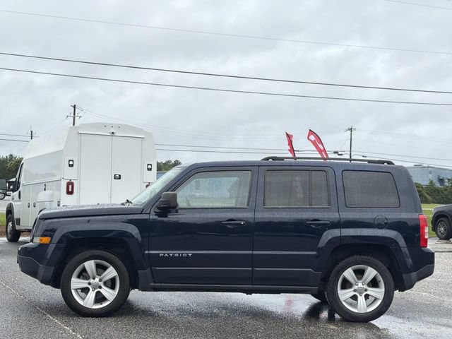 Used 2014 Jeep Patriot Latitude FWD image 9