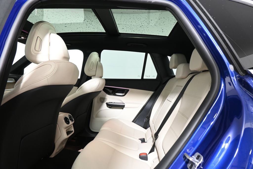 Certified 2025 Mercedes-Benz GLC 300 4MATIC image 32