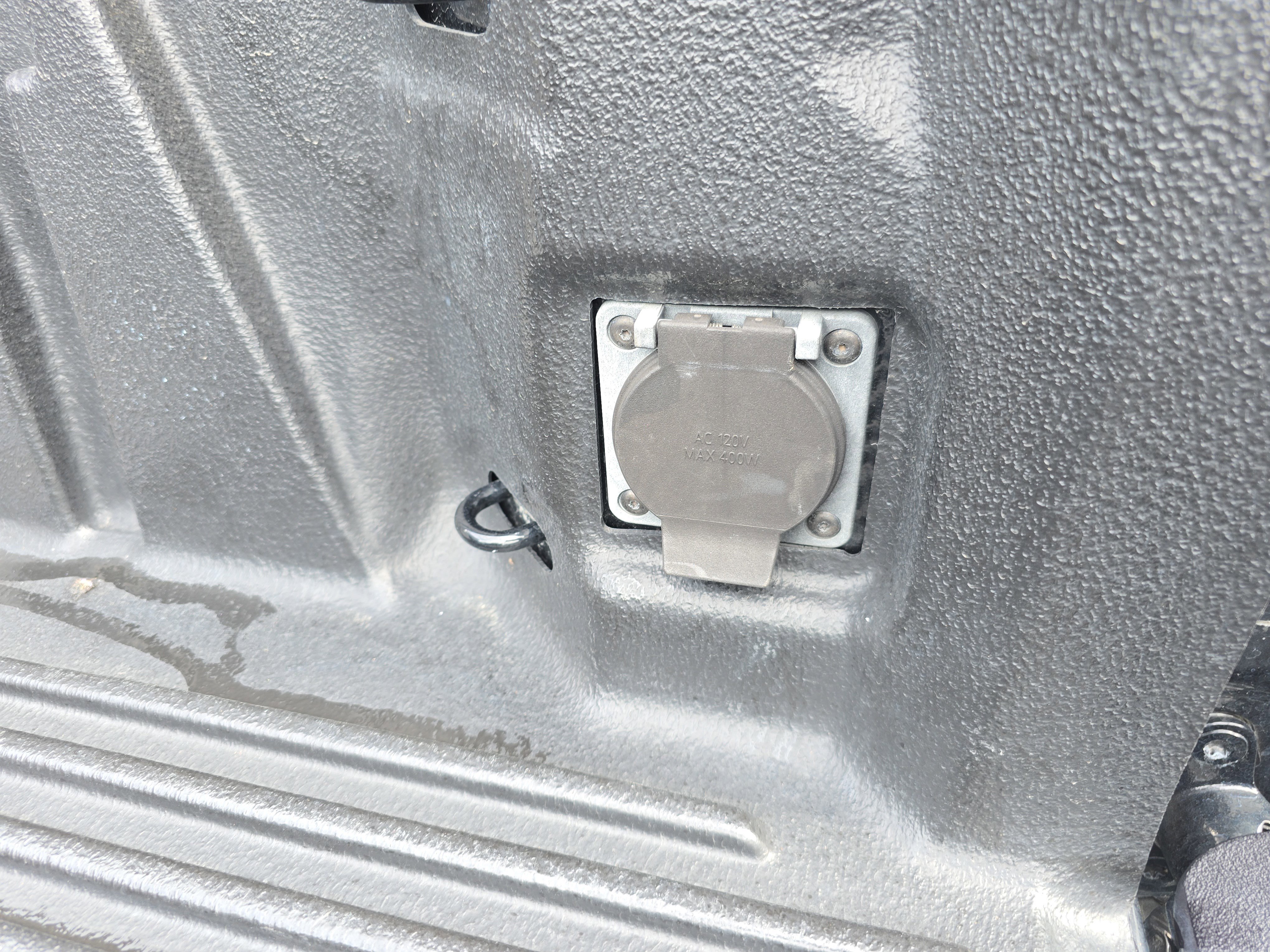 Used 2025 Chevrolet Silverado 1500 LT RWD image 13