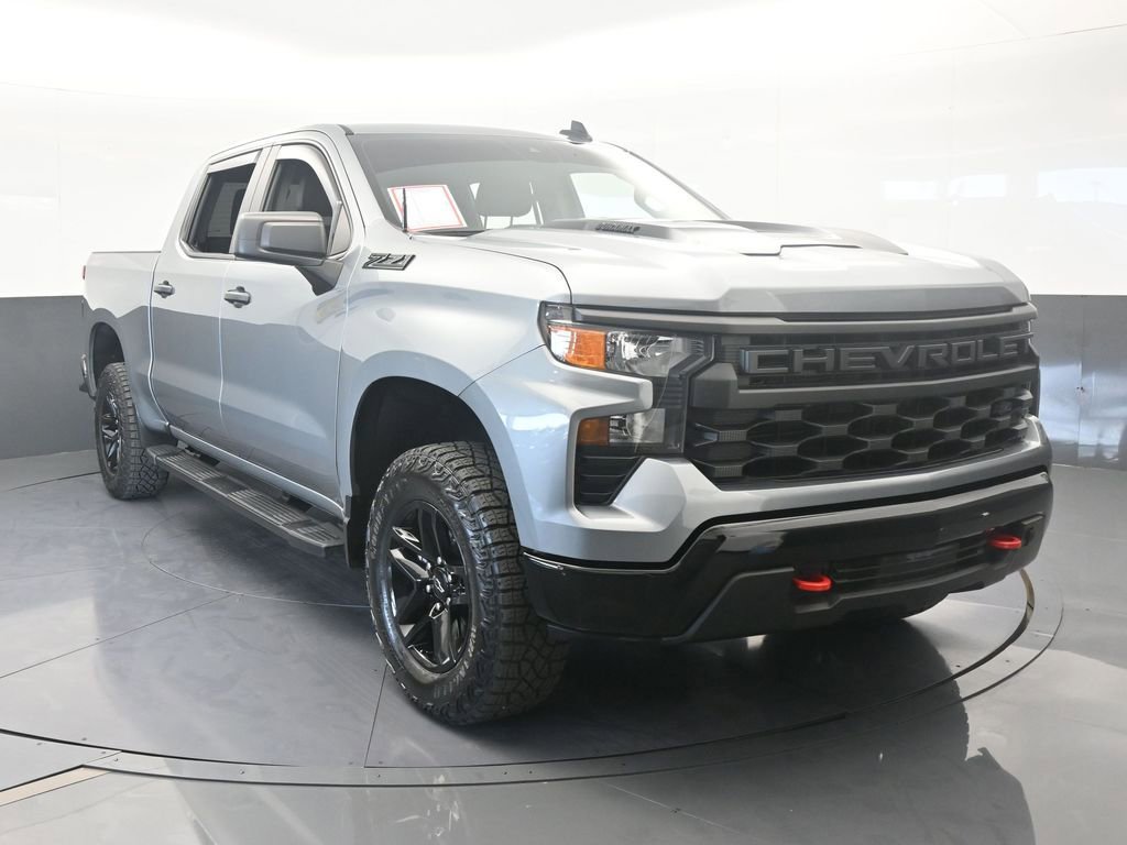 Used 2024 Chevrolet Silverado 1500 Custom Trail Boss w/ LPO, Dark Essentials Package image 9