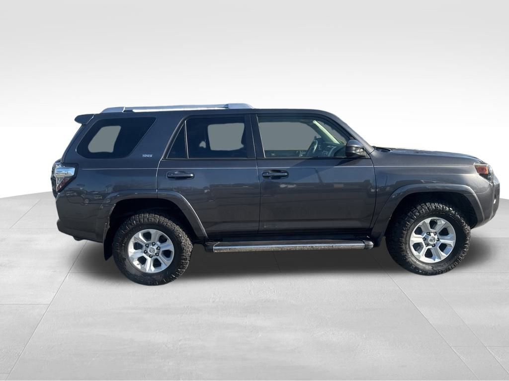 Used 2016 Toyota 4Runner SR5 image 33