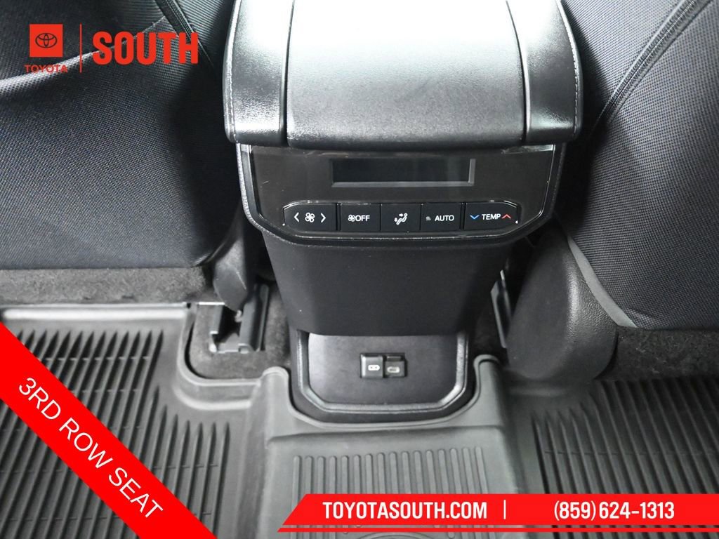 Used 2023 Toyota Highlander L FWD image 26