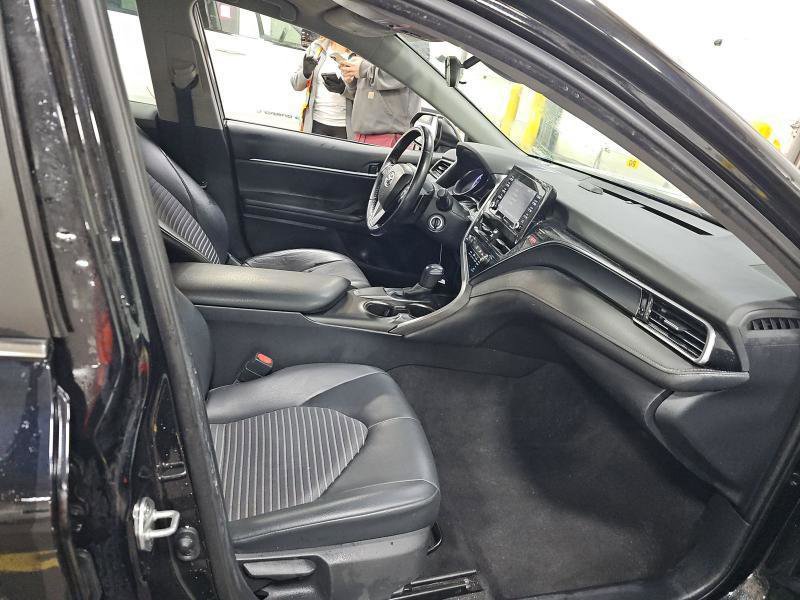 Used 2019 Toyota Camry SE FWD image 8