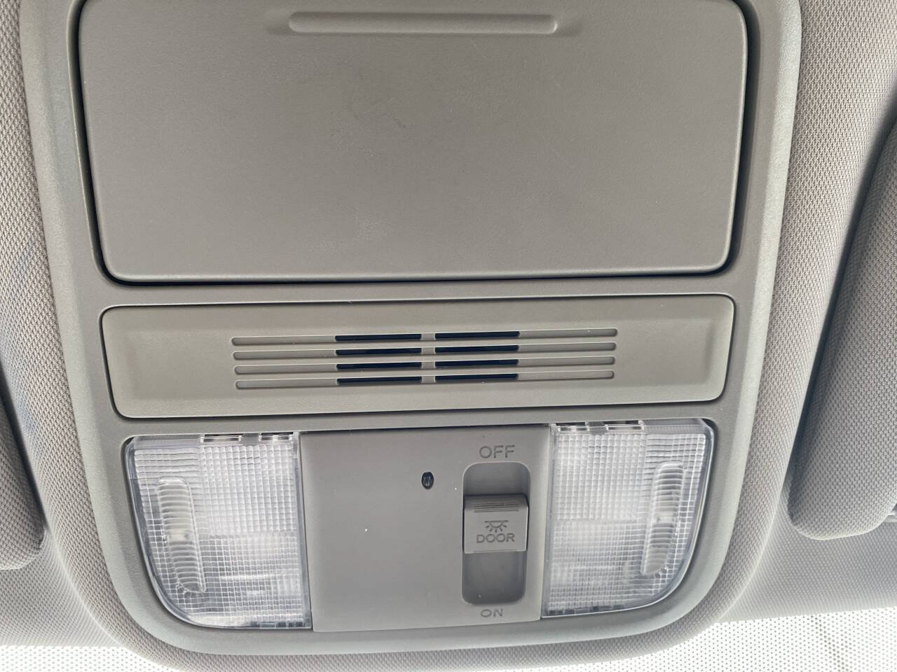 Used 2016 Honda Odyssey LX image 32
